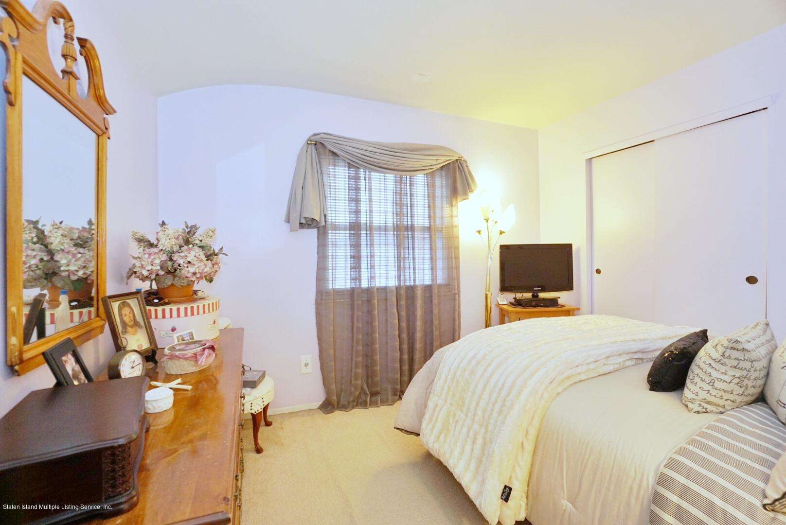 75 Purdue Street Staten Island, NY 10314 - Photo 27 of 44 Photo Dec 04, 2 01 22 PM