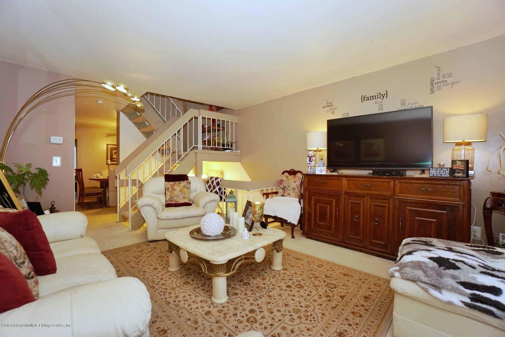 75 Purdue Street Staten Island, NY 10314 - Photo 4 of 44 Photo Dec 04, 1 52 13 PM