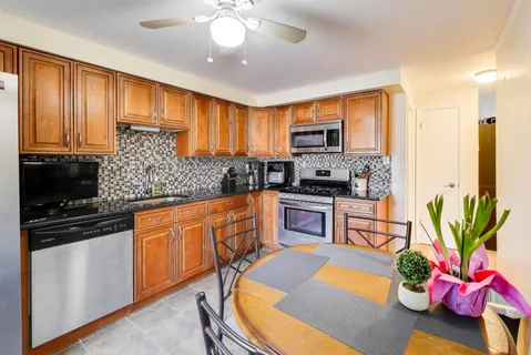 $139,500 | 7410 West 111th Street, Unit 310, Worth, IL 60482