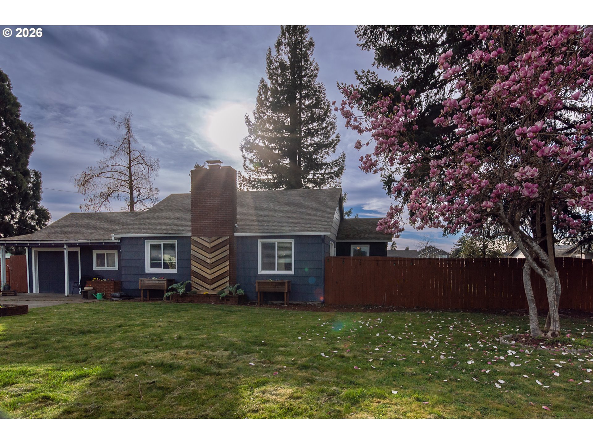 370 South 38th Street Springfield, OR 97478 - Photo 2 of 26