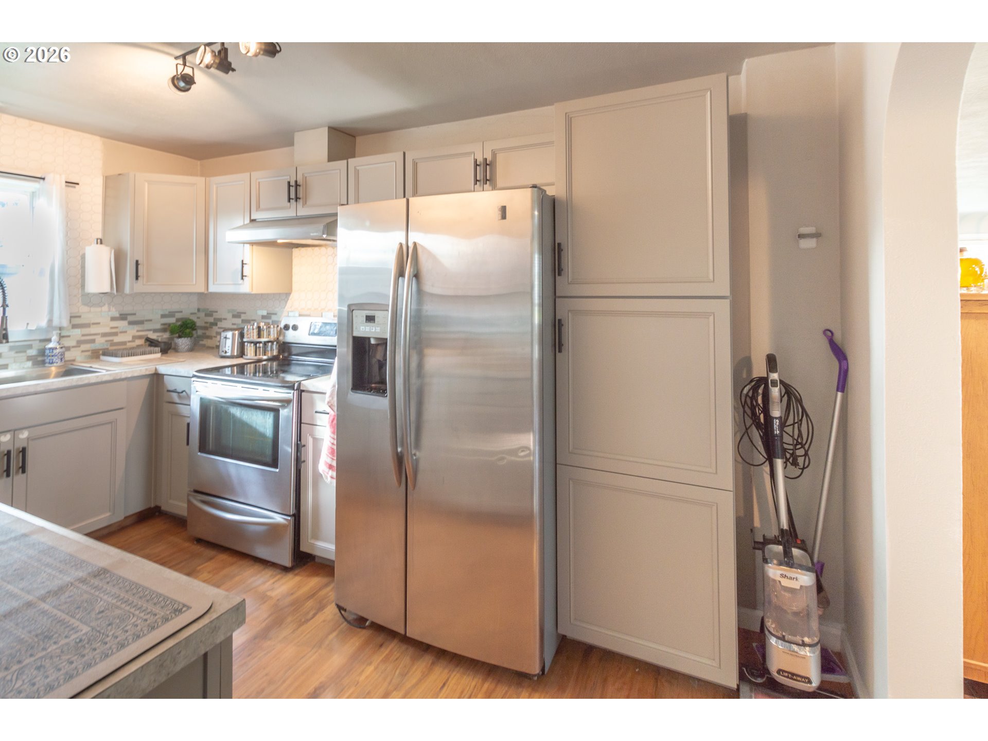 370 South 38th Street Springfield, OR 97478 - Photo 10 of 26