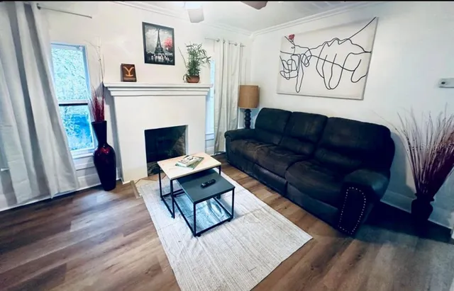 $2,950 | 7105 North 10th Street, Tampa, FL 33604