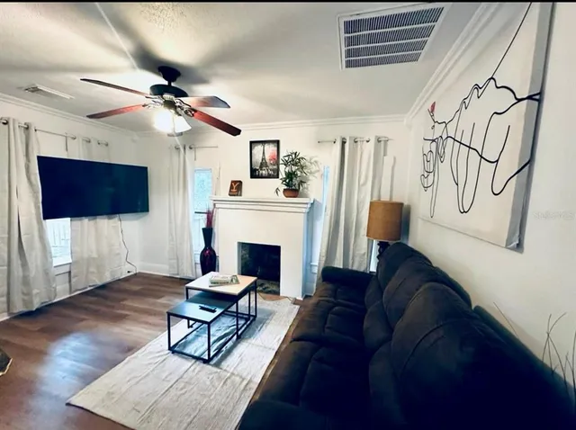 $2,950 | 7105 North 10th Street, Tampa, FL 33604