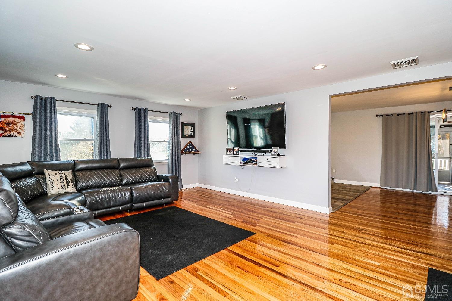 128 Voorhees Corner Road Flemington, NJ 08822 - Photo 5 of 31 Gallery Image 5