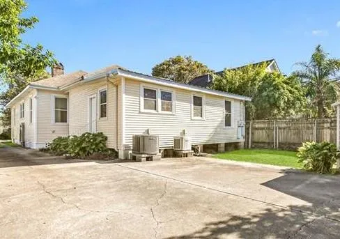 $1,100 | 5660 Ada Place, Unit 1/2, New Orleans, LA 70124