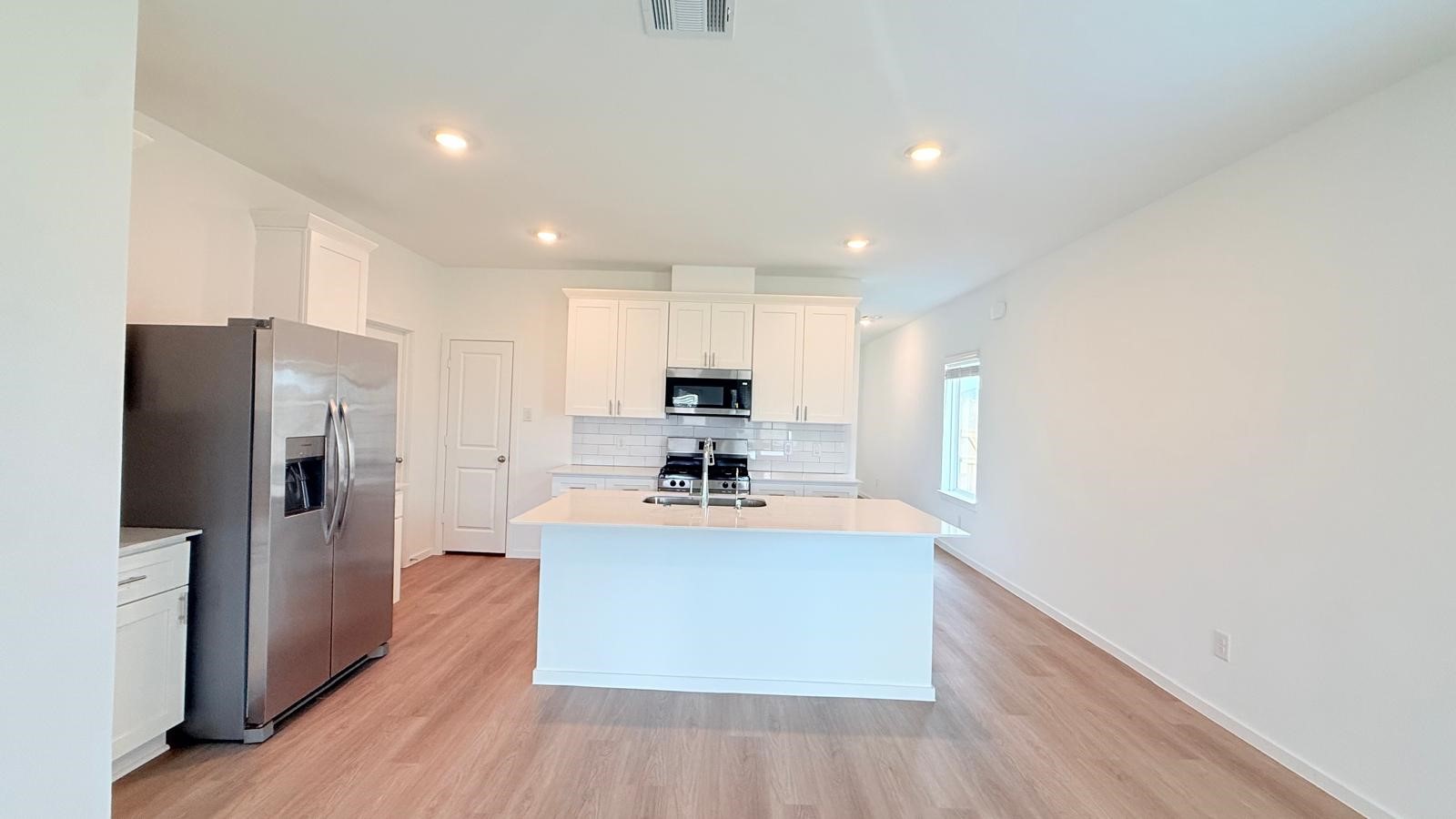 7702 Smooth Vly Court Rosharon, TX 77583 - Photo 4 of 8 Gallery Image 4