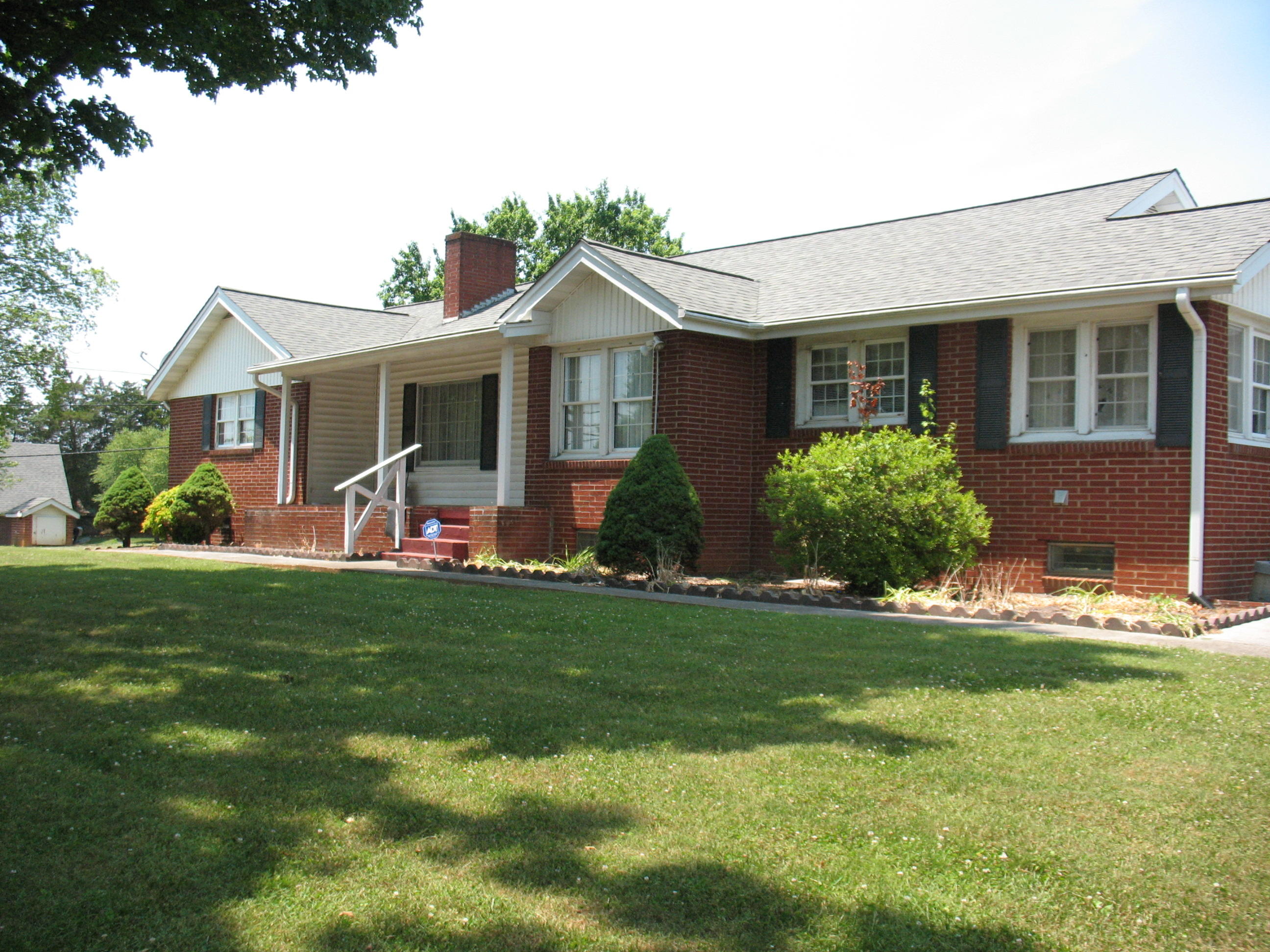 5133 West Emory Road Powell, TN 37849 - Photo 1 of 6 IMG_7154