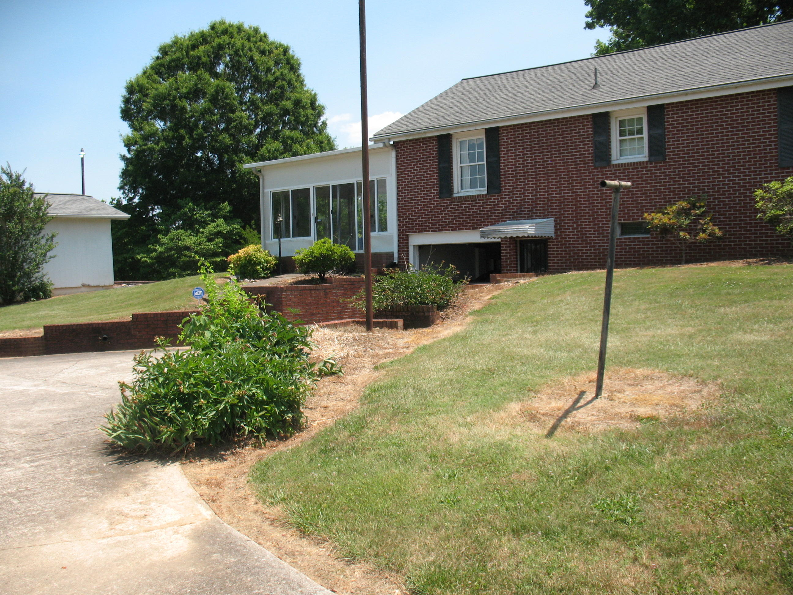 5133 West Emory Road Powell, TN 37849 - Photo 2 of 6 IMG_7146