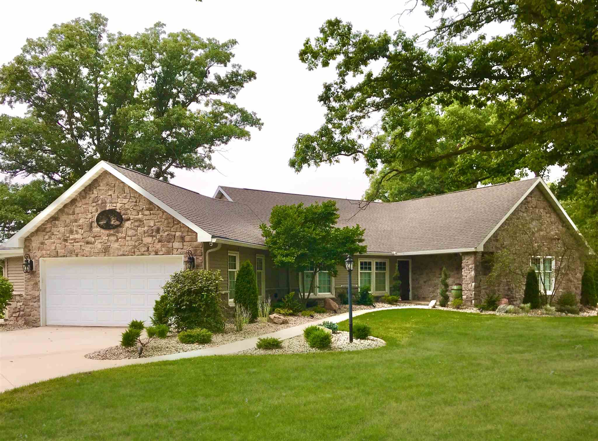 1086 North Prairiewood Drive Rochester, IN 46975 - Photo 1 of 33