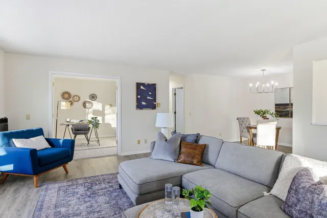 $175,000 | 330 Ford Road, Unit 4, St. Louis Park, MN 55426