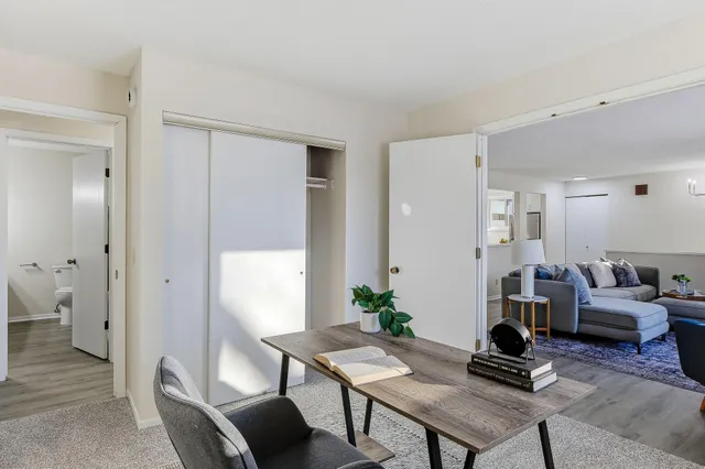 $175,000 | 330 Ford Road, Unit 4, St. Louis Park, MN 55426