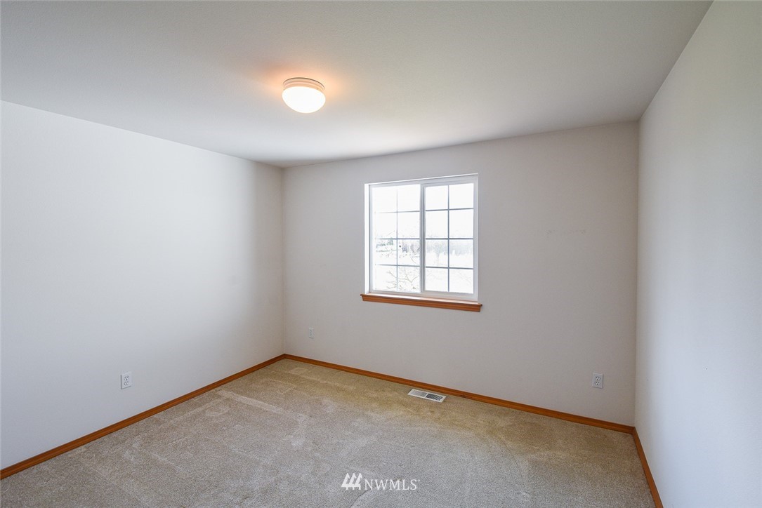 18230 Leitner Road Southwest Rochester, WA 98579 - Photo 11 of 27