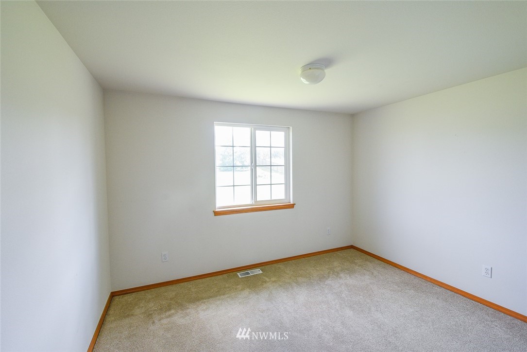 18230 Leitner Road Southwest Rochester, WA 98579 - Photo 13 of 27