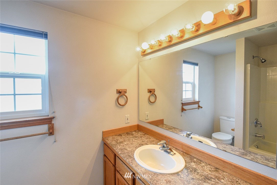 18230 Leitner Road Southwest Rochester, WA 98579 - Photo 18 of 27