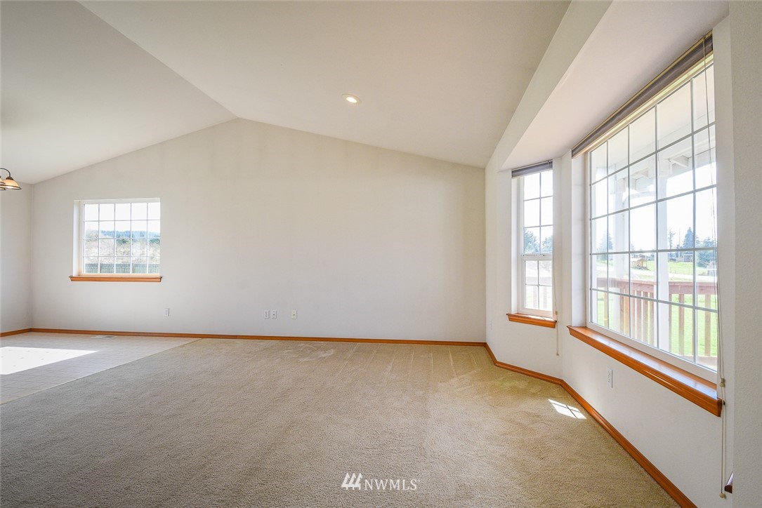 18230 Leitner Road Southwest Rochester, WA 98579 - Photo 5 of 27
