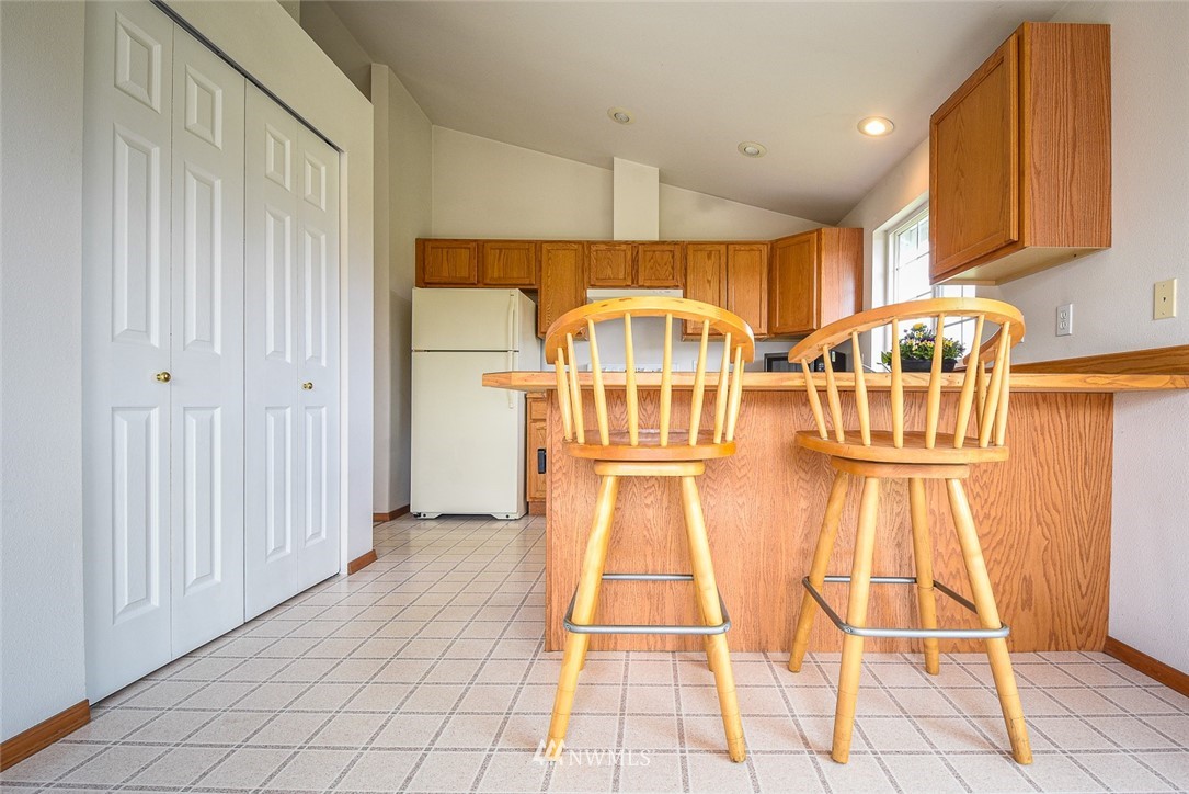 18230 Leitner Road Southwest Rochester, WA 98579 - Photo 7 of 27