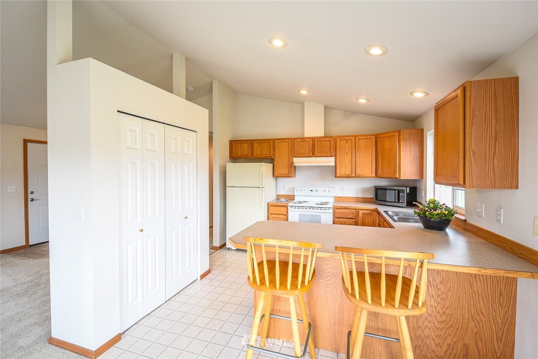 18230 Leitner Road Southwest Rochester, WA 98579 - Photo 8 of 27