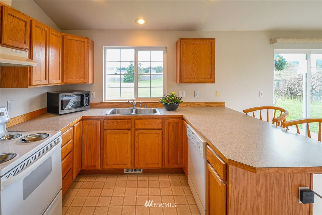 18230 Leitner Road Southwest Rochester, WA 98579 - Photo 10 of 27