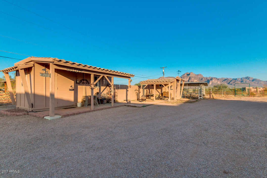 1687 North Wickiup Road Apache Junction, AZ 85119 - Photo 25 of 34 Tack Shop and Shed
