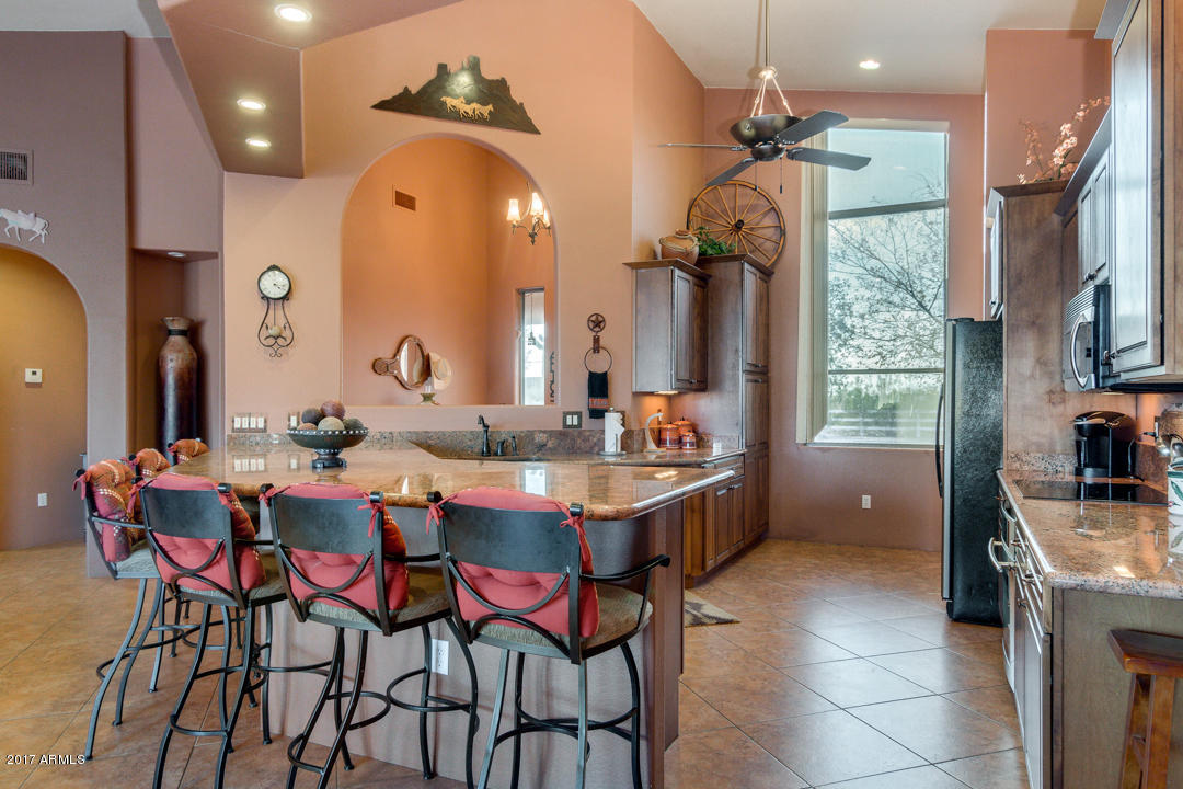 1687 North Wickiup Road Apache Junction, AZ 85119 - Photo 4 of 34 Kitchen