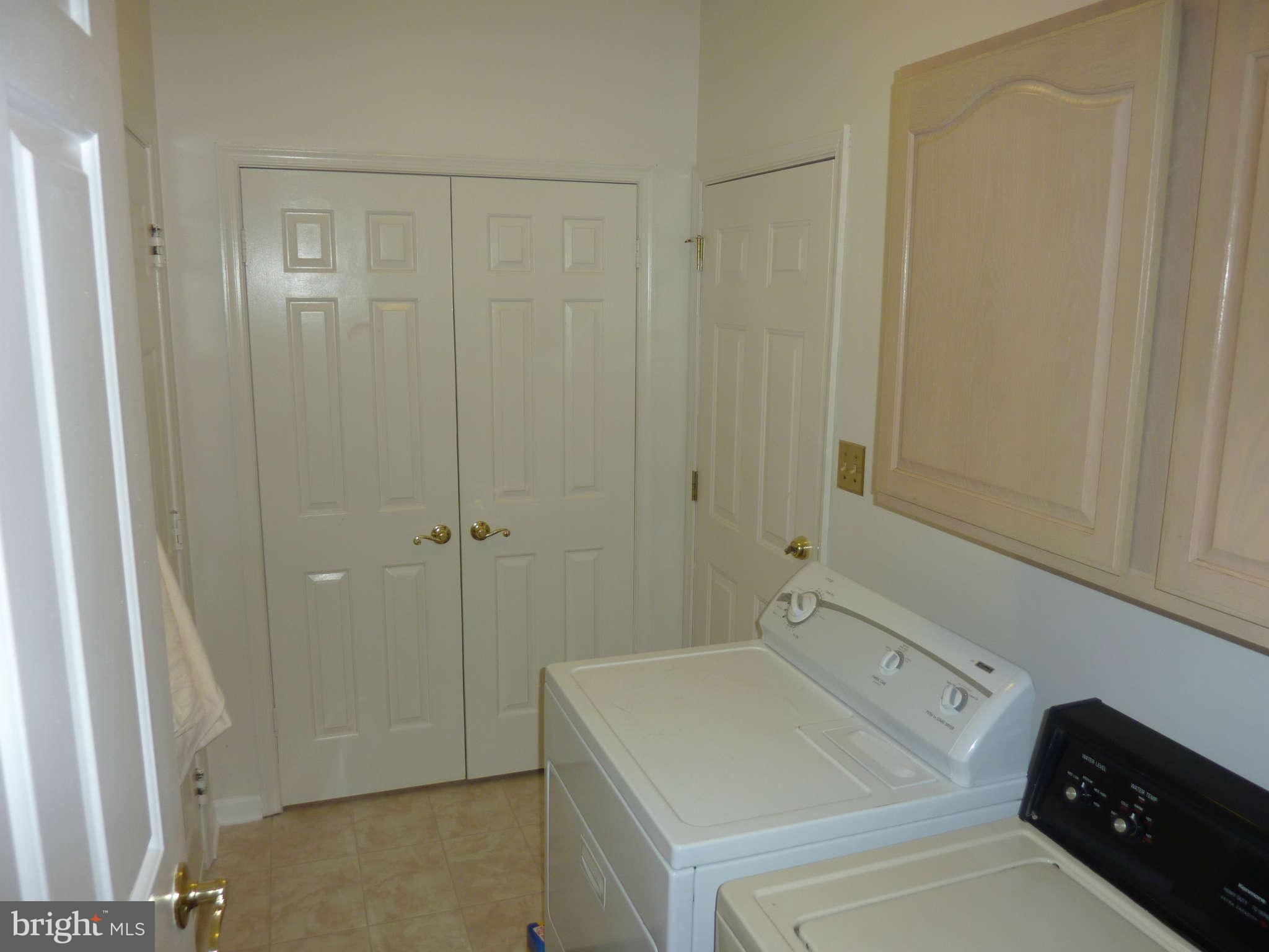 10511 Pot Spring Road Cockeysville, MD 21030 - Photo 16 of 29 Laundry room/mudroom