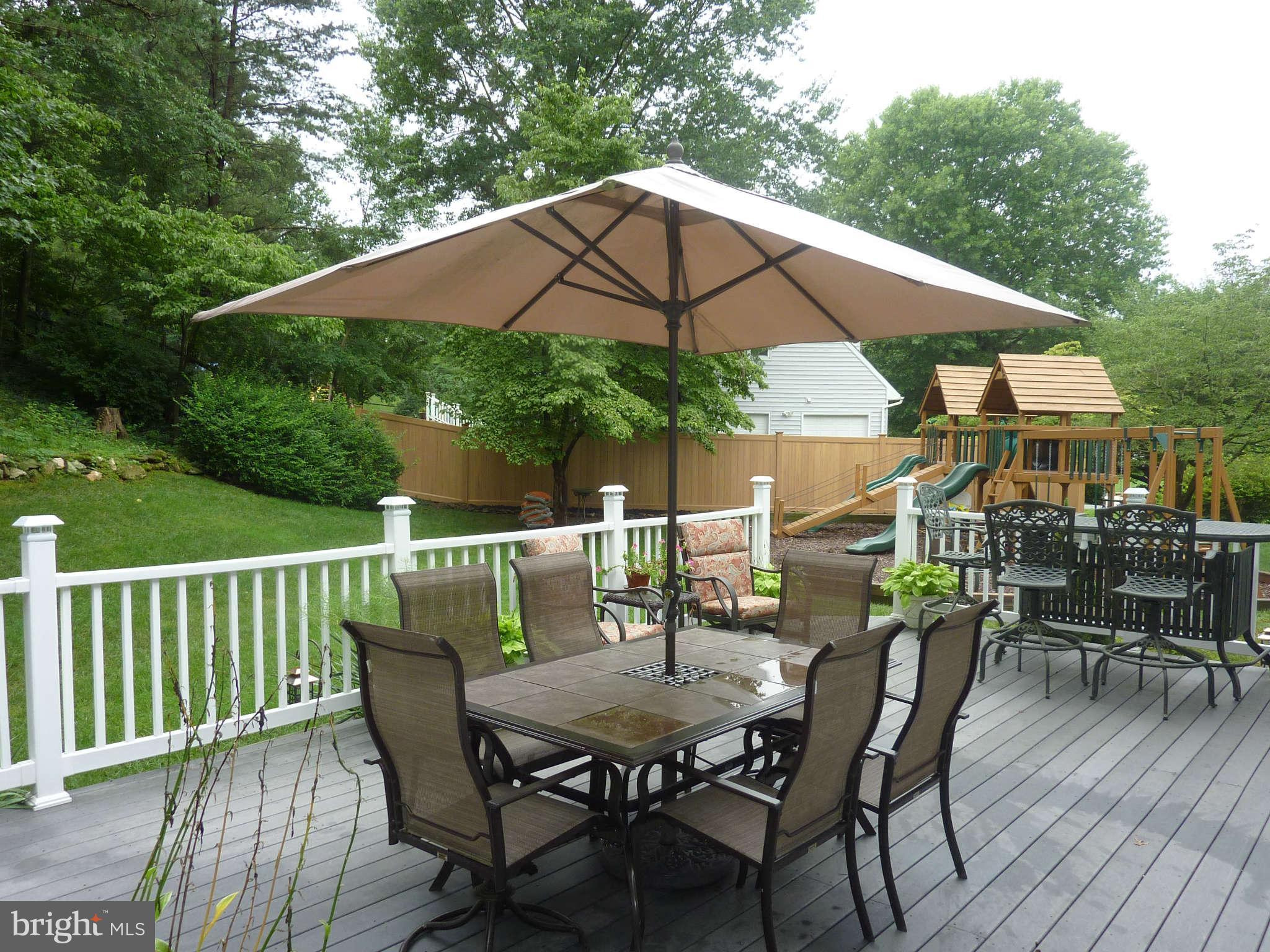 10511 Pot Spring Road Cockeysville, MD 21030 - Photo 3 of 29 Trex Deck