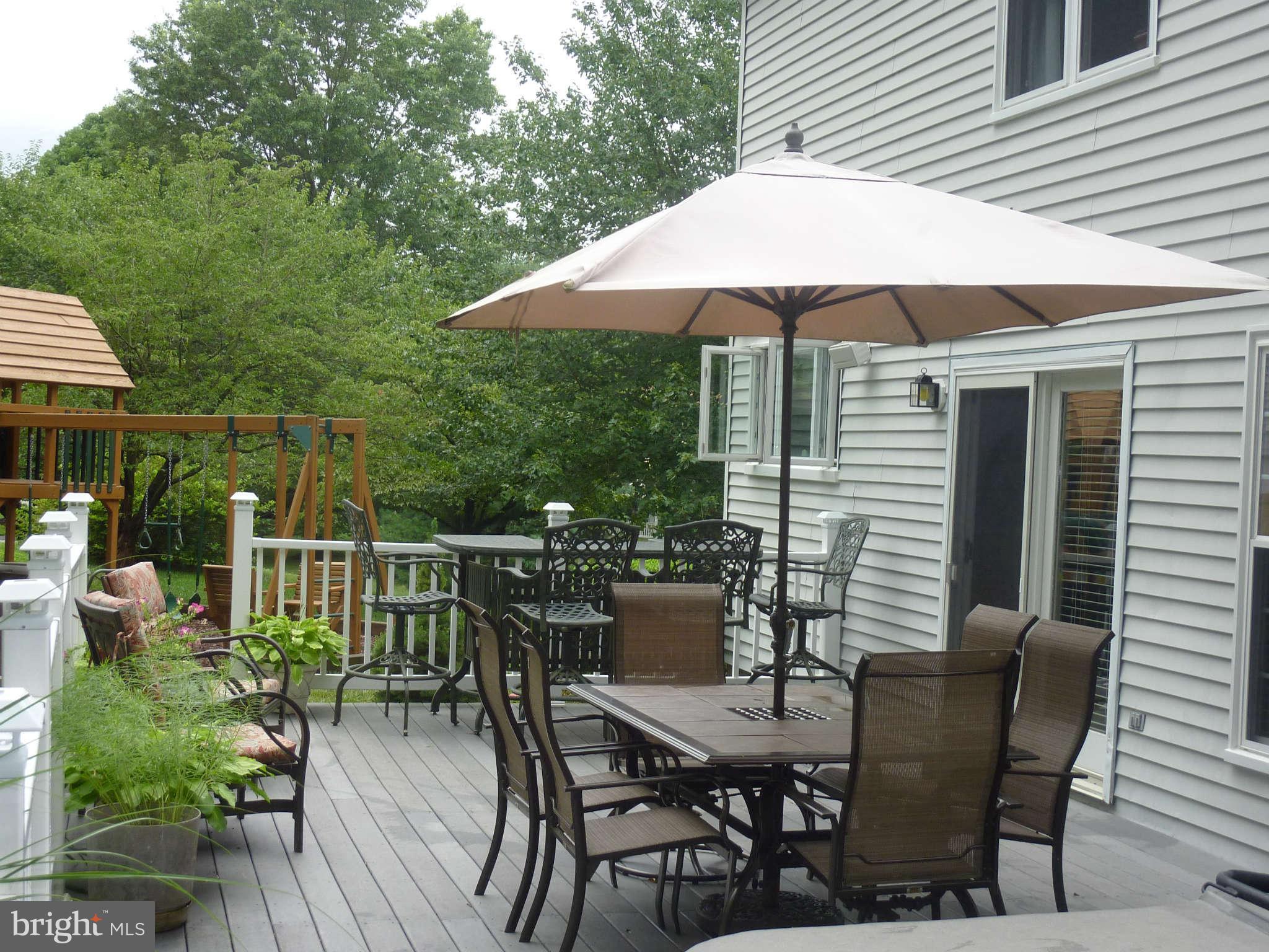 10511 Pot Spring Road Cockeysville, MD 21030 - Photo 4 of 29 View of the Trex Deck