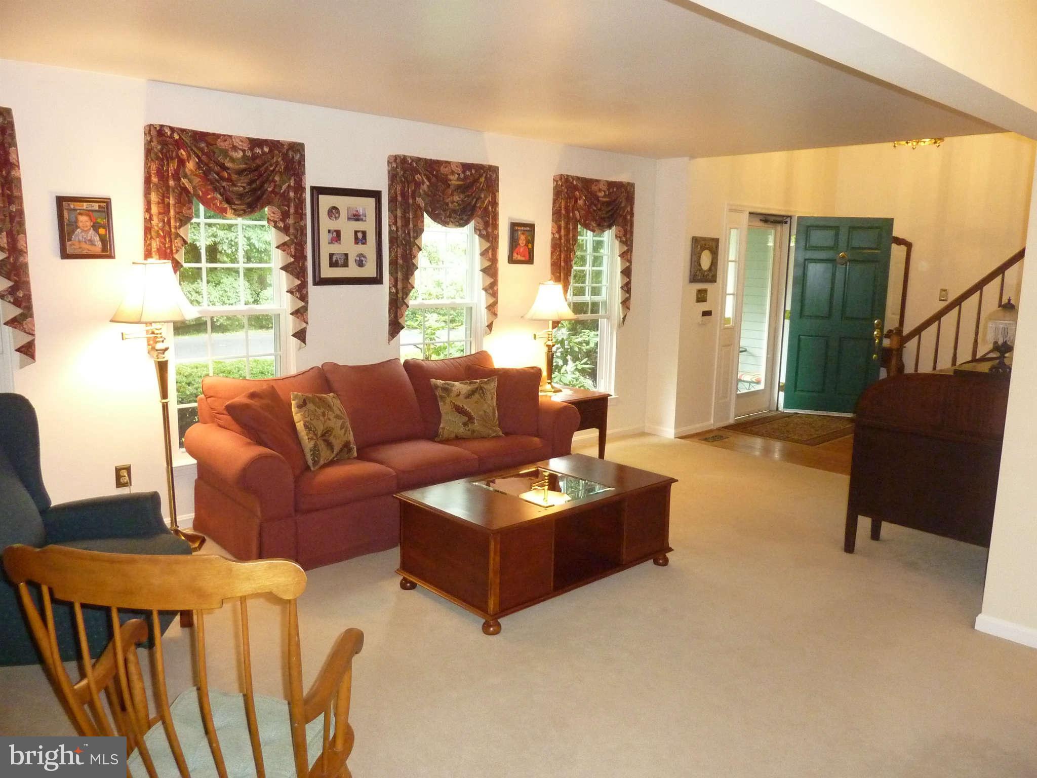 10511 Pot Spring Road Cockeysville, MD 21030 - Photo 7 of 29 Living Room