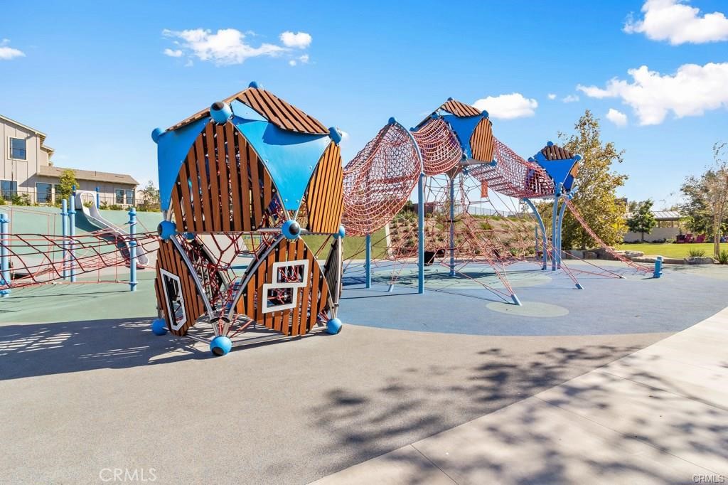 65 Listo Street Rancho Mission Viejo, CA 92694 - Photo 53 of 67 Play options for kids.