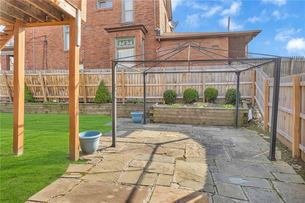 253 Jefferson Street Rochester, PA 15074 - Photo 4 of 36