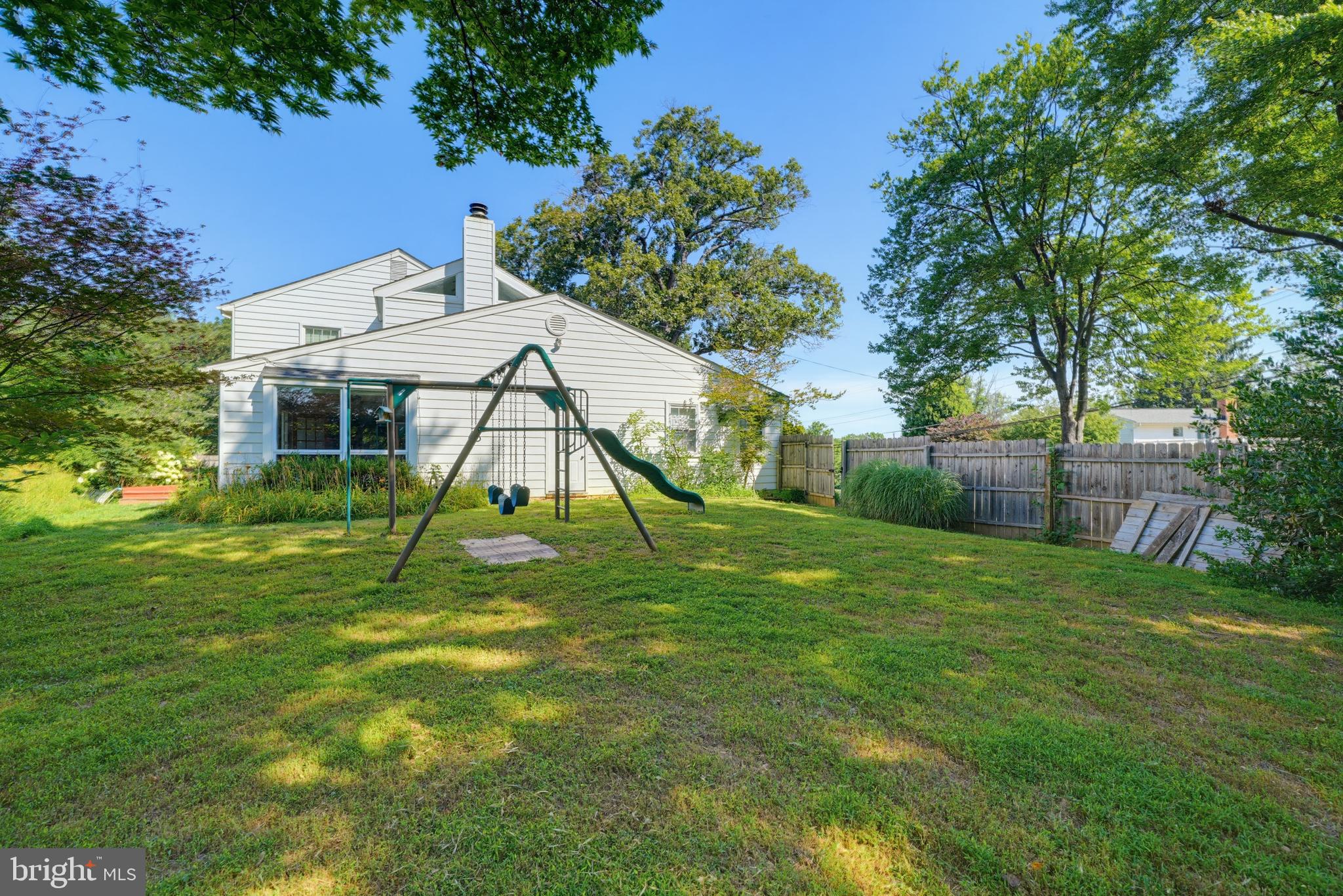 16818 Briardale Road Rockville, MD 20855 - Photo 38 of 45