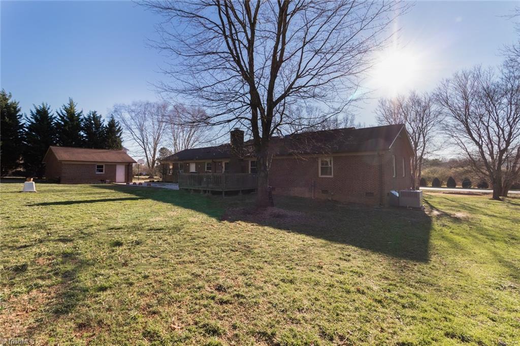 2876 Fleming Road Summerfield, NC 27358 - Photo 4 of 30 Gallery Image 4