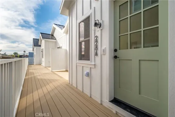 $1,325,000 | 228 Arena Street, Unit A, El Segundo, CA 90245