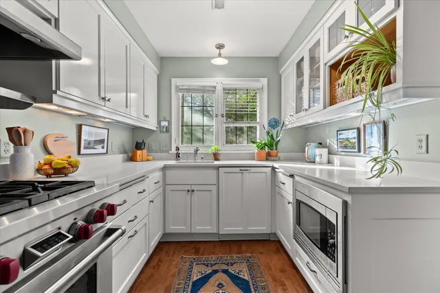 $569,900 | 9515 Ridge Boulevard, Wauwatosa, WI 53226