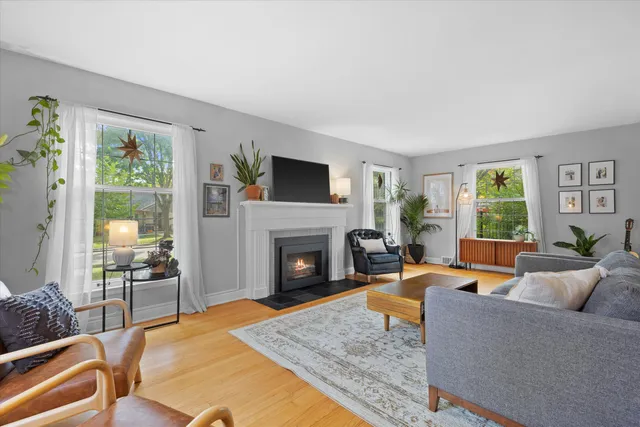 $569,900 | 9515 Ridge Boulevard, Wauwatosa, WI 53226