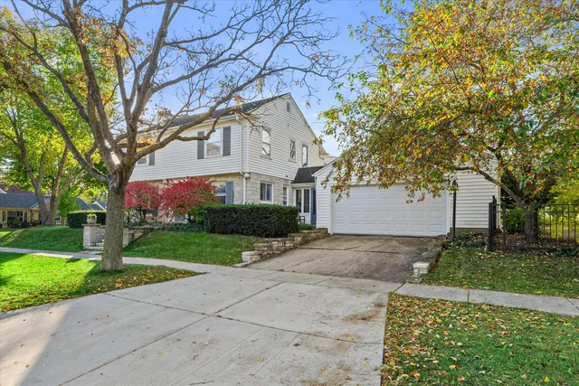 $569,900 | 9515 Ridge Boulevard, Wauwatosa, WI 53226