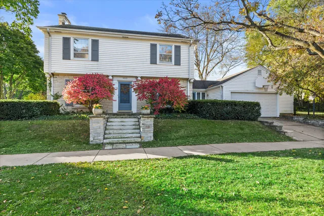 $569,900 | 9515 Ridge Boulevard, Wauwatosa, WI 53226