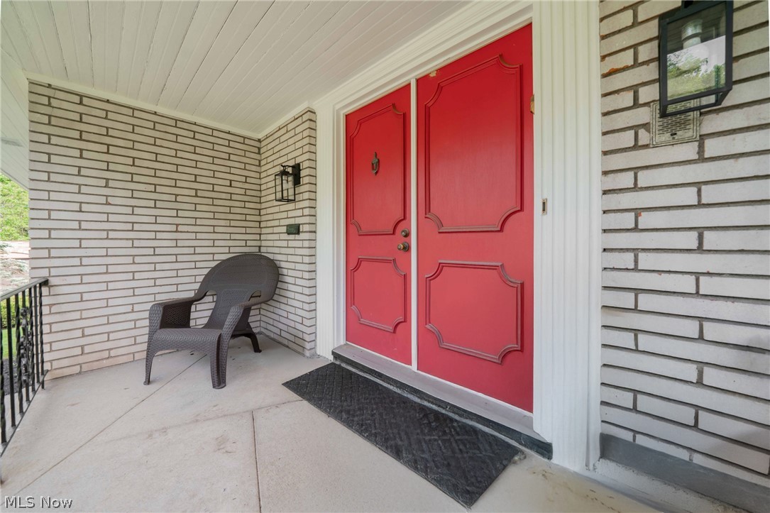 23225 Bryden Road Shaker Heights, OH 44122 - Photo 4 of 39 Entry