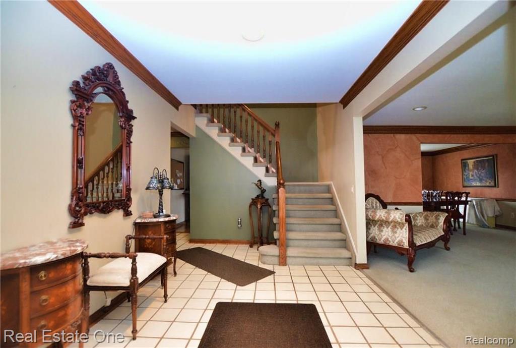 31210 Claymore Road Farmington Hills, MI 48331 - Photo 2 of 21
