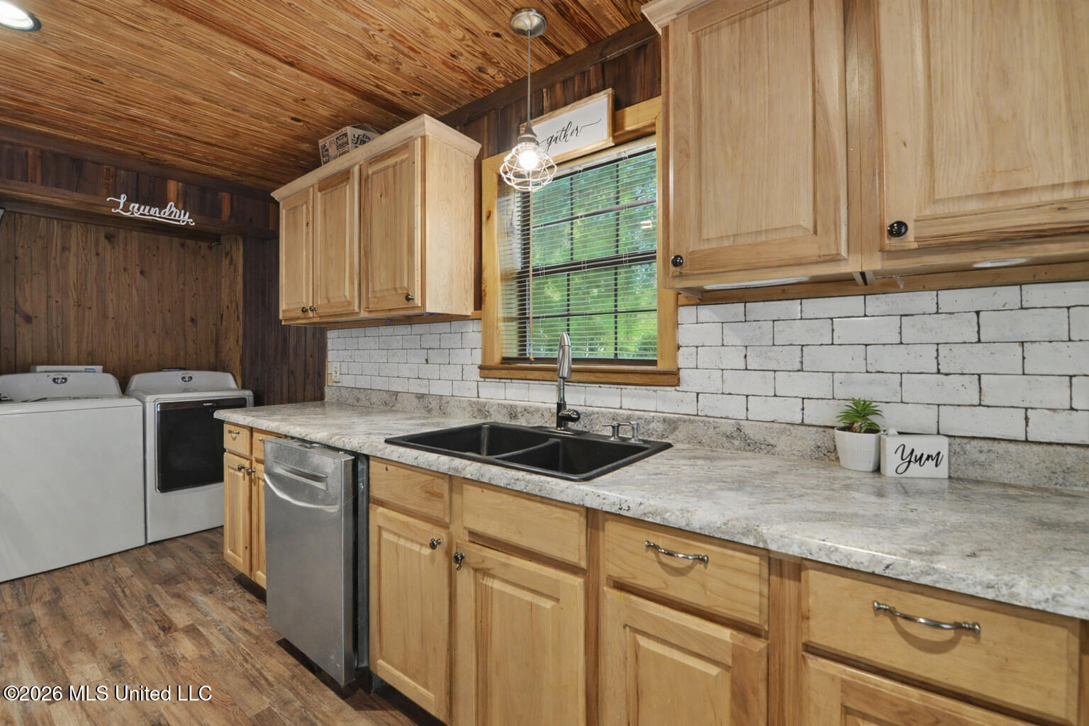 182 Rolling Woods Road Lucedale, MS 39452 - Photo 6 of 31 IMG_0619