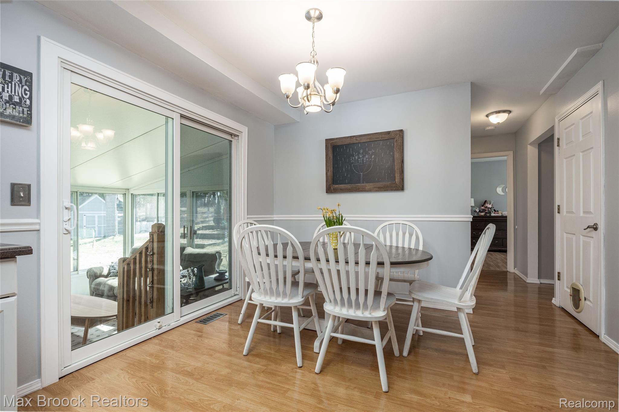 1330 Merry Road Waterford, MI 48328 - Photo 9 of 32 1330 Merry-27.jpg
