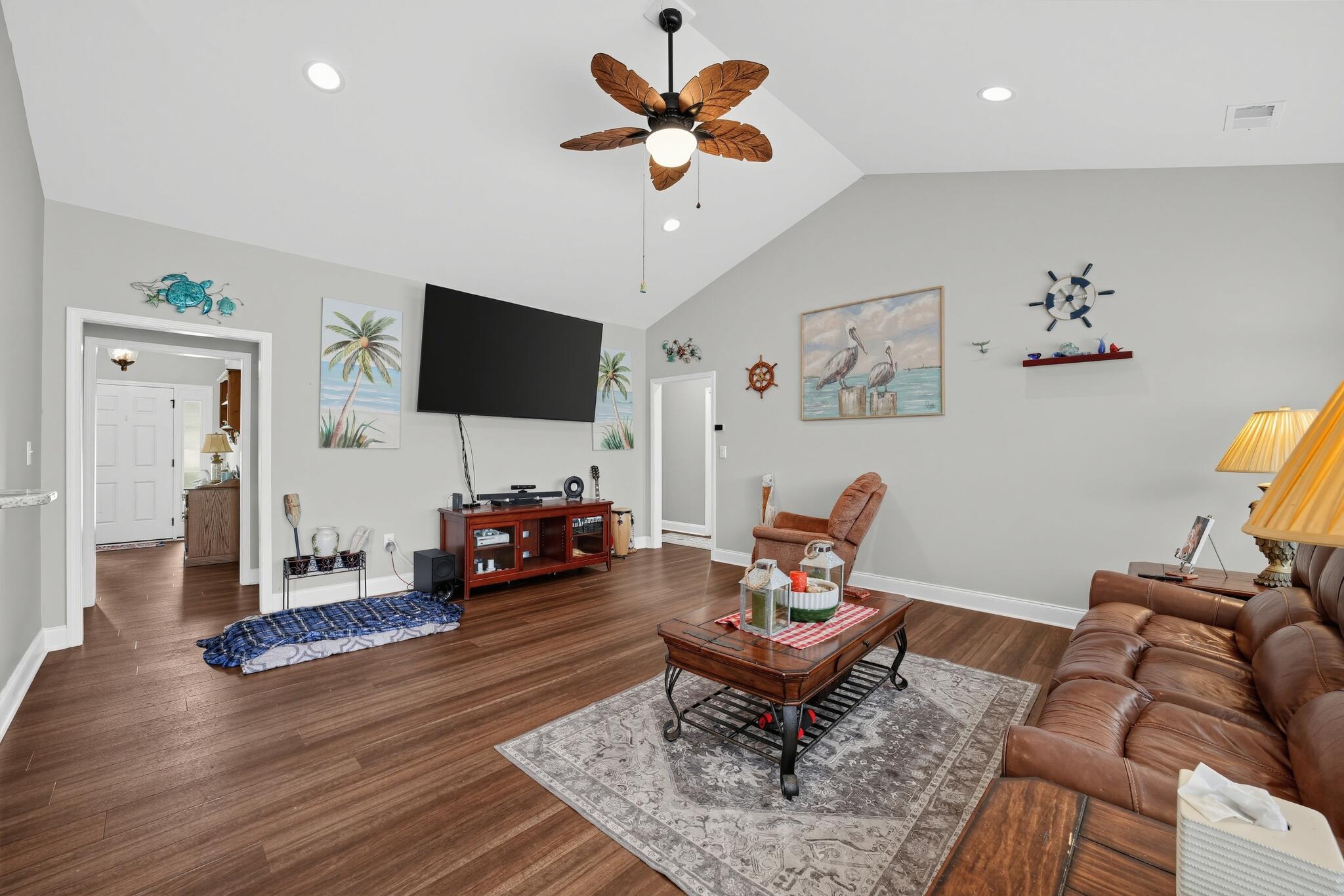 6777 Hampton Road Conway, SC 29527 - Photo 7 of 59 32_6777_Hampton_Rd-Living_room-7592