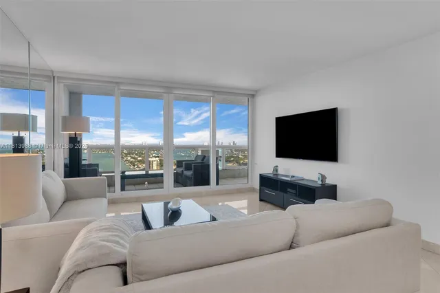 $6,000 | 1717 North Bayshore Drive, Unit A3332, Miami, FL 33132