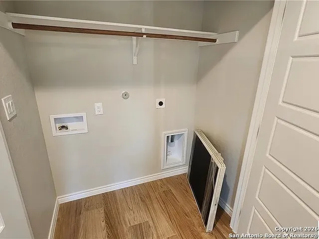 a view of walk in closet