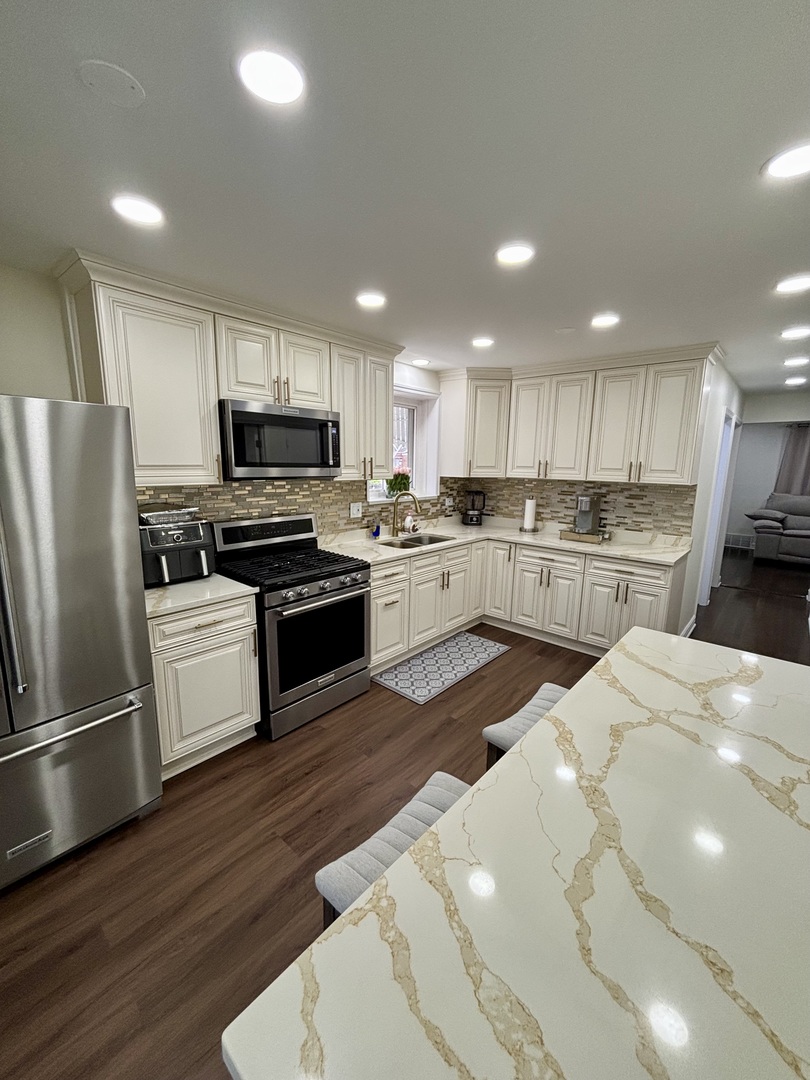 4100 West 81st Street Chicago, IL 60652 - Photo 11 of 38