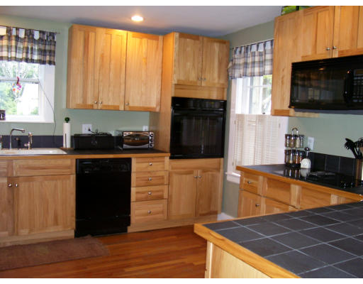 473 Edgell Road Framingham, MA 01701 - Photo 5 of 27