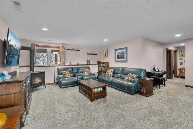 $435,000 | 463 Prairie Road, New Richmond, WI 54017