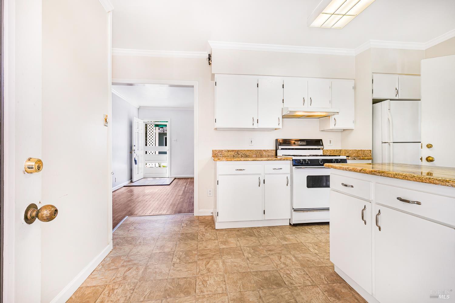 41 Meadow Avenue San Rafael, CA 94901 - Photo 10 of 55