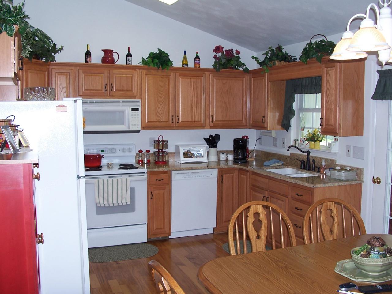 1270 Ruddell Road Vinton, VA 24179 - Photo 2 of 7 KItchen