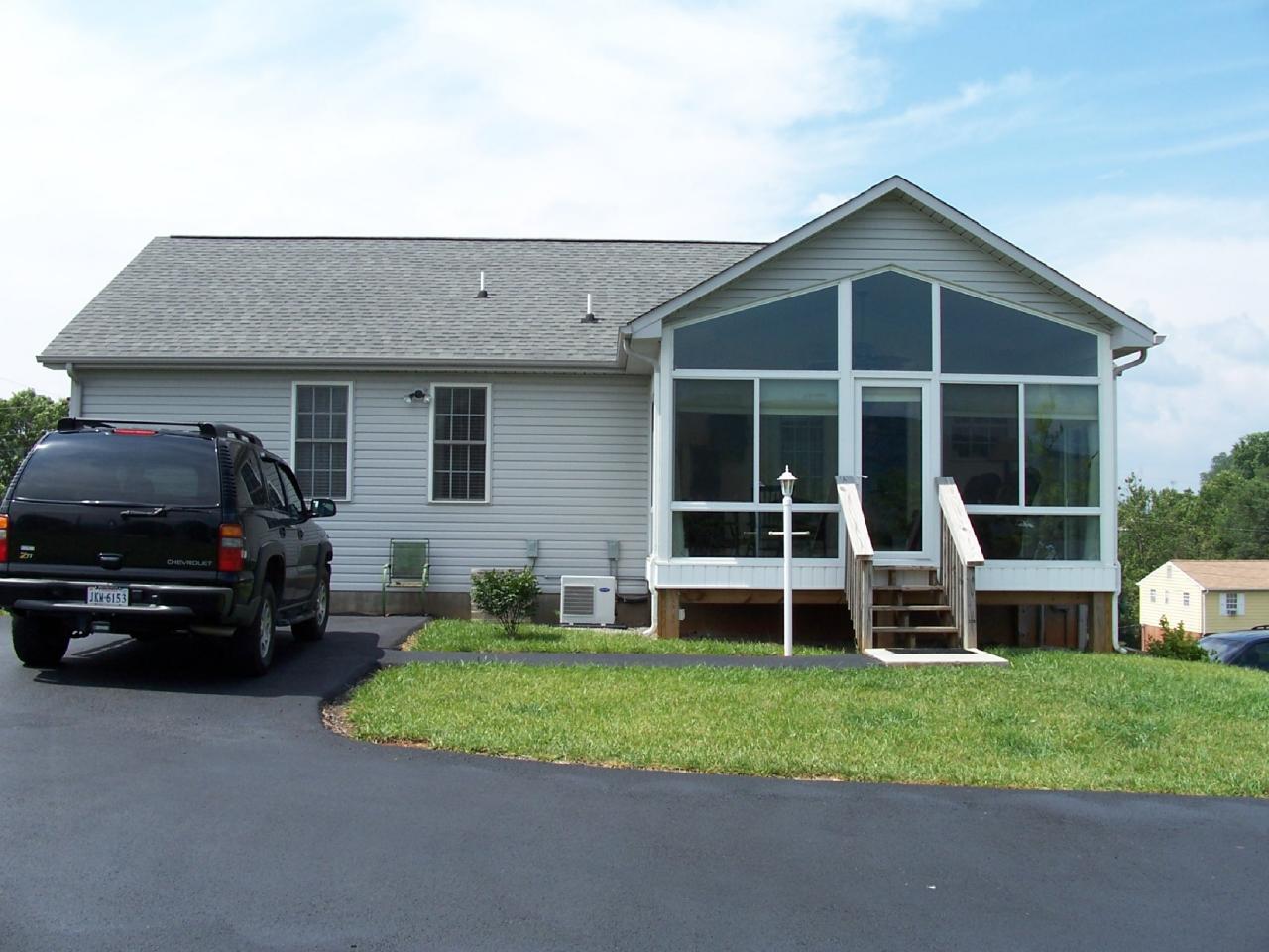 1270 Ruddell Road Vinton, VA 24179 - Photo 3 of 7 Sunroom